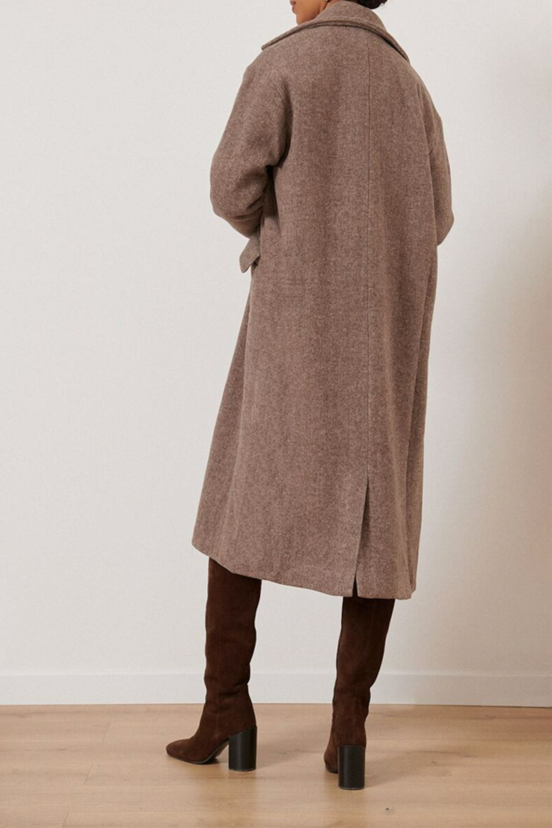 ABRIGO LARGO TRAVIS COLOR MARRÓN 1